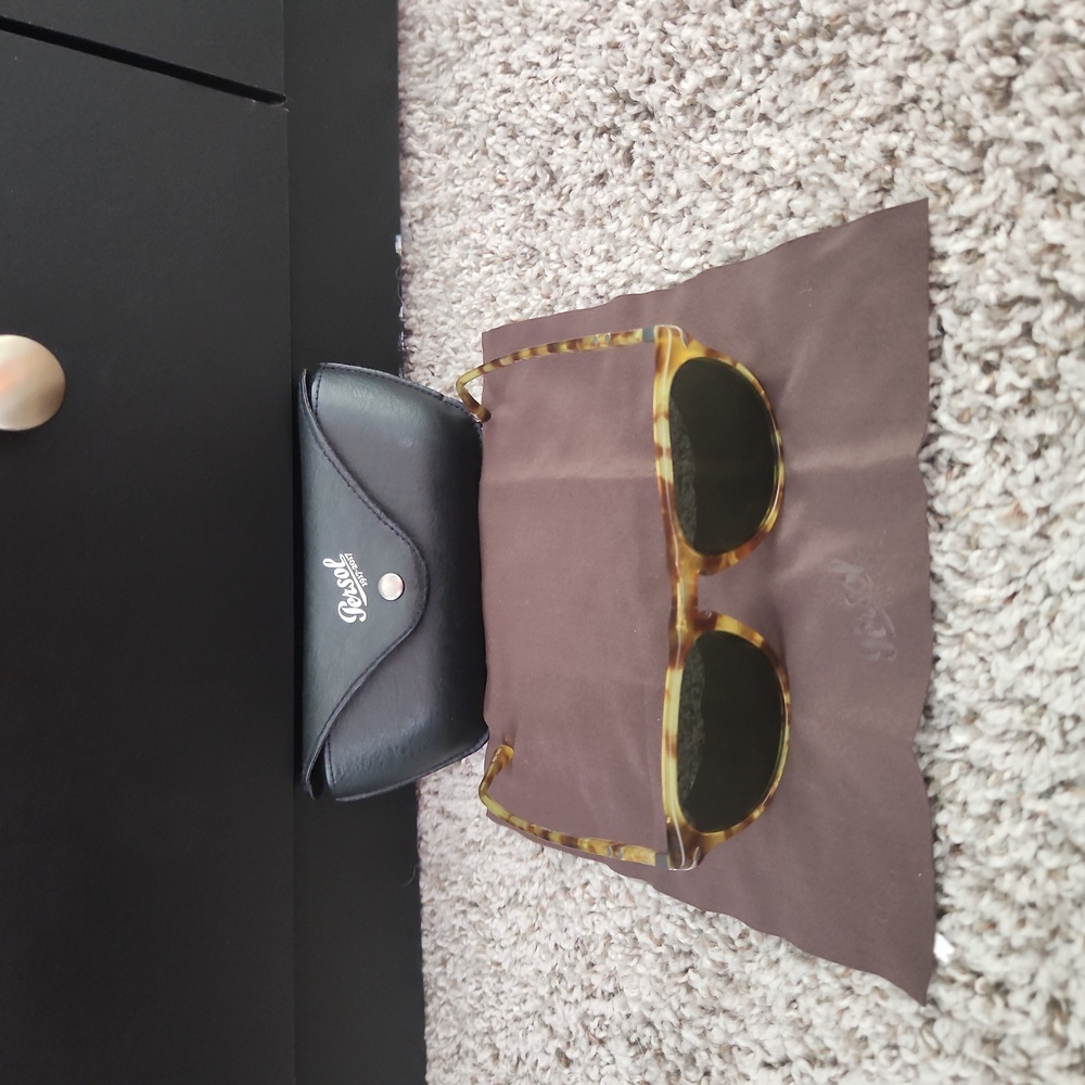 Person sunglasses